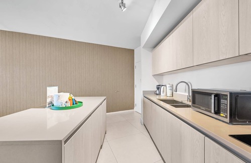 Hollywood South Central Beach Condo | Incredible 1BR Ocean View Retreat | Pool & Resort Access