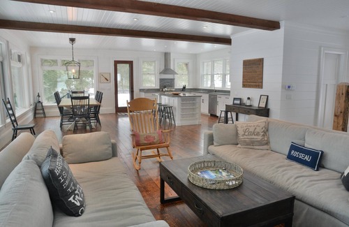 Seguin Cottage | Incredible 6 bdrm luxury! 310' of Frontage! AC! Sunsets!
