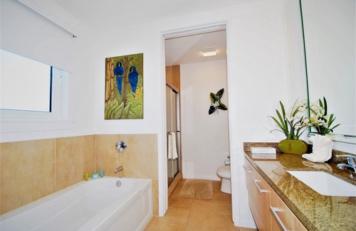 The Shores Condo | Incredible beachfront condo overlooking the beach!