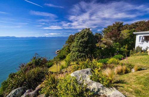 Kaiteriteri House | Incredible Bay Views - Kaiteriteri Bach
