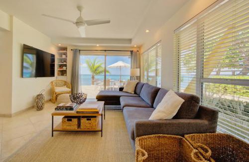 South Sound Villa | Incredible Beach Front Villa!