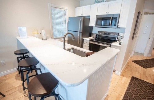 Traverse City Condo | Incredible Beach Condo | AC | Beach | Pool | Hot Tub | Sunrise |