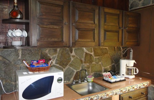 Santa Cruz de Turrialba Cabin | Incredible Cabin w/Volcano Views !