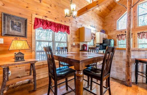 Helen House | Incredible Cabin with Pool Table and Hot-Tub in Cleveland, Georgia