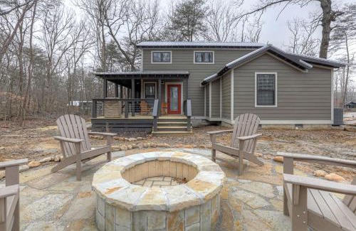 Monteagle House | Incredible Cabin with Fire Pit and Great Vistas in Monteagle, Tennessee