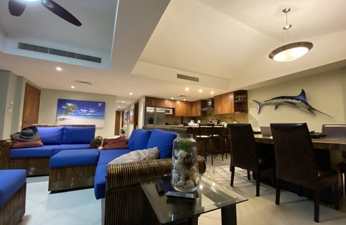 South Hotel Zone Condo | Incredible City and Ocean Views - Grand Venetian