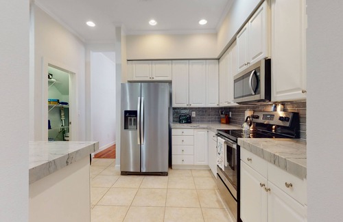 Indian Beach Sapphire Shores House | Incredible, dog-friendly home with Pack-N-Play, full kitchen, patio & beach gear