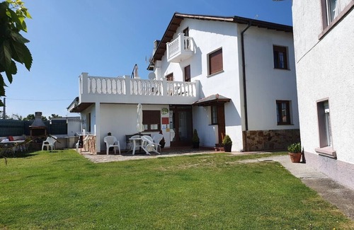 Valdes Apartment | Incredible house for 6 people with BBQ and garden in a coastal village