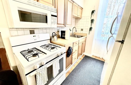 Gayborhood Apartment | ~Incredible Location! Large Center City 2 Bedroom~