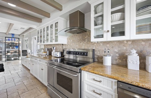 La Jolla Shores House | Incredible location across the street to the beach!