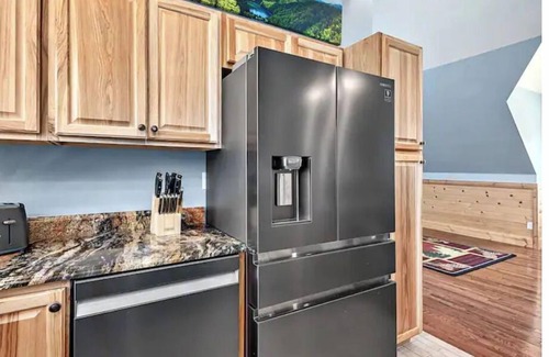 Fletcher Apartment | Incredible luxury apartment 15 min to Asheville!