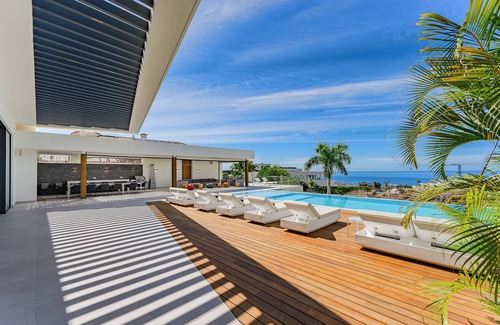 Costa Adeje Ski Chalet | Incredible luxury villa for an unfrogetable vacation