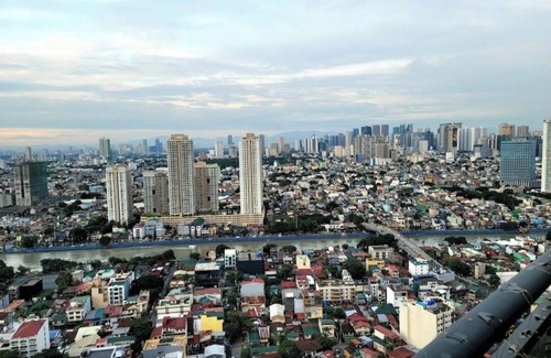 Downtown Condo | Incredible Makati Studio Unit/Stunning view &65"TV