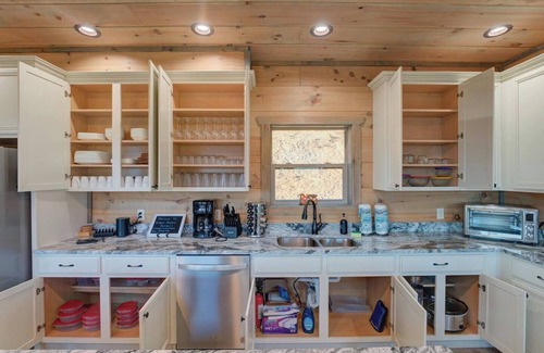 Pittman Center Cabin | Incredible Mountain Views, 5 King Suites w/balconies, 3 fire pits, hot tubs