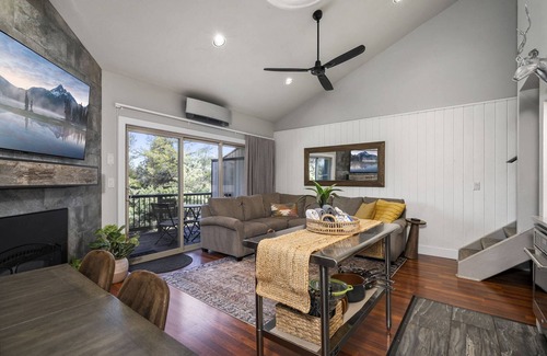 Southwest Bend Condo | Incredible Mt. Bachelor Village Escape, Impeccable Decor, 10 Min to Downtown & Old Mill, Deck, & BBQ