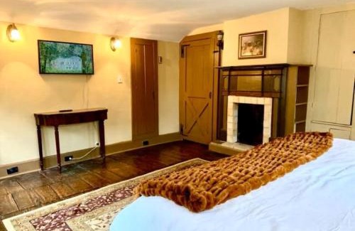 South Salem House | INCREDIBLE Northern Westchester Historic Hideaway