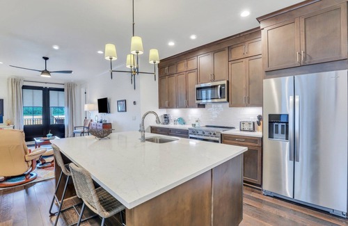 Hitch Village - Fred Wessels Homes Apartment | Incredible Riverfront Views w/Patio Overlooking River by Lucky Savannah