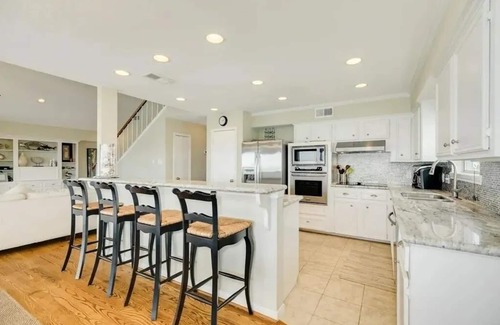 Isla Del Sol House | Incredible sunset views on Galveston Bay