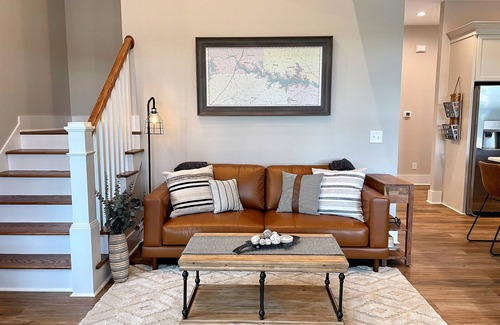Henrico House | 💥Incredible Sunset Views💥New Build💥Large Boathouse!💥Kayaks & More Included!