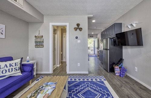 North Shore Condo | Incredible Sunsets & Boat Slip Included!