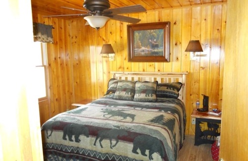 Rose City Cabin | Incredible sunsets over pristine Loon Lake