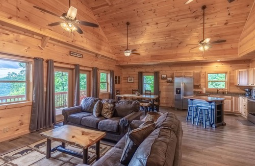 Bryson City Cabin | Incredible Views, Hot Tub, Pool Table, Waterfalls, Hiking
