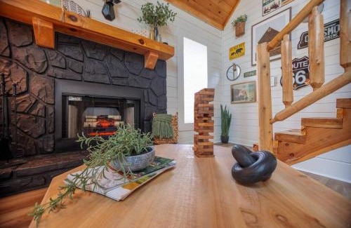 Sevierville House | Incredible Views l Family Friendly I Pool - Hot Tub