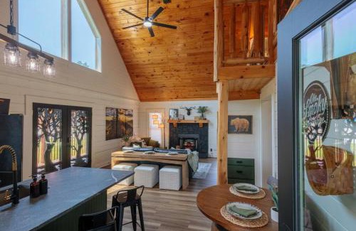 Sevierville House | Incredible Views l Family Friendly I Pool - Hot Tub