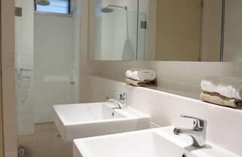 Vincentia House | Incredible views of Jervis bay from sunrise to sunset from this beautiful house
