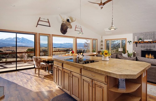 Missouri Heights House | Incredible Views of Snow Covered Peaks - Hot Tub - Fire Ring - 5 Ski Mountains