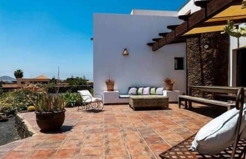 Lajares Villa | Incredible Villa with Swimming Pool in Lajares