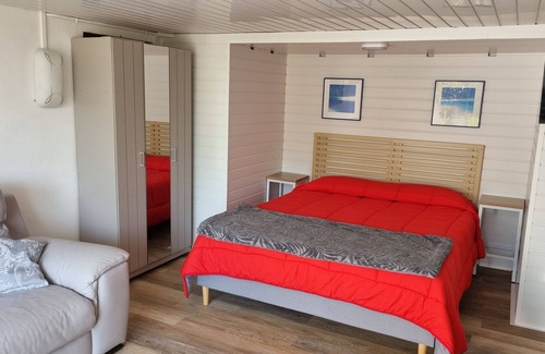 Montfort-en-Chalosse Bed & Breakfast | Independent studio, 32 m2, a few minutes from Préchacq and Dax