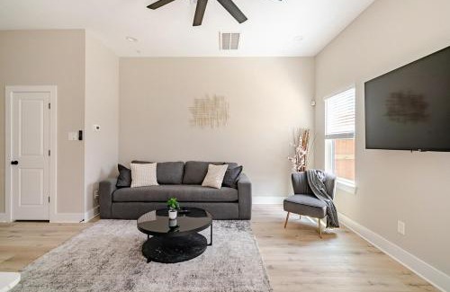 North Houston House | Independence Heights Getaway Brand New & Stylish