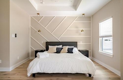 North Houston House | Independence Heights Getaway Brand New & Stylish