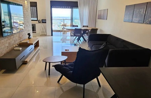 Kiryat Ata Apartment | Independence Penthousenn