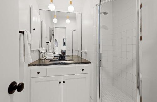 Downtown Hotel | Independence Square 202, Hotel Room Over-looking the Mall and Aspen Mountain