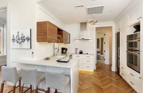 Downtown Hotel | Independence Square Lodge by Frias