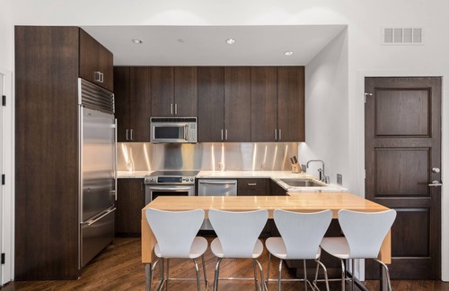 Downtown Hotel | Independence Square Lodge by Frias