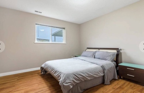 Richmond House | independent access one bedroom, one living room, one kitchen and one bathroom