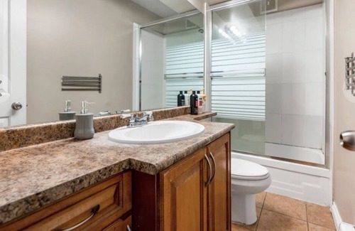 Richmond House | independent access one bedroom, one living room, one kitchen and one bathroom