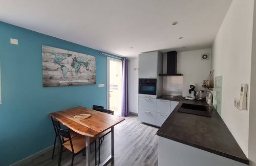 Veigne Apartment | Independent air-conditioned studio - edge of the Indre