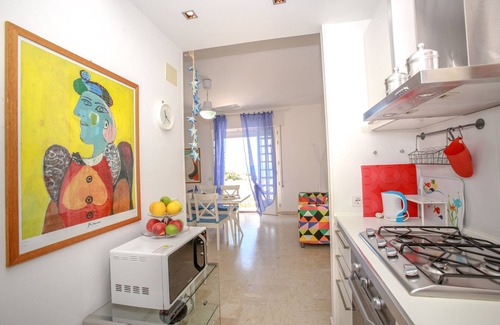 Donnalucata Apartment | Independent apartment by the sea, terrace, garden, seaview, WiFi, aircon, 5 pers