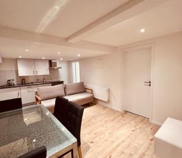 Kublis House | Independent Apartment for Skiing & Snowboarding
