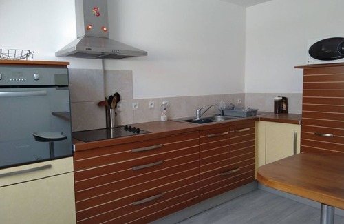 Hennebont Apartment | Independent apartment in a private house. Quiet location