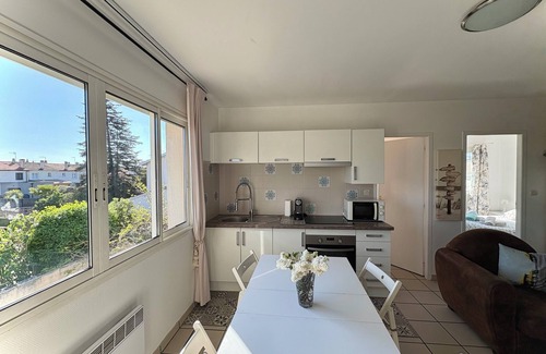 Merignac Apartment | Independent apartment 5 mins from the airport- 2 bedrooms- bathroom-kitchen