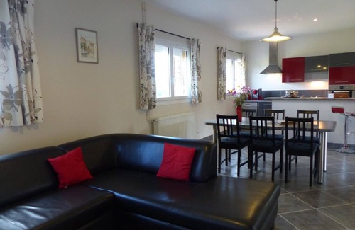 Isle-et-Bardais Cottage | Independent cottage with pool, near forest and pond, parking, tennis, and mini golf