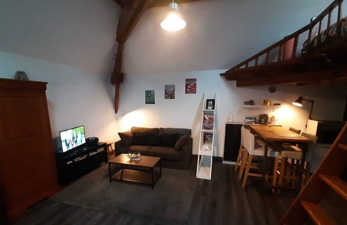 Buchelay Cottage | Independent cottage with swimming pool