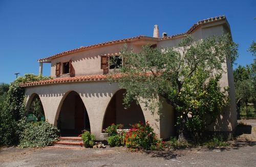 Sassari Villa | Independent Country Villa with Wi-Fi, Terrace & Garden