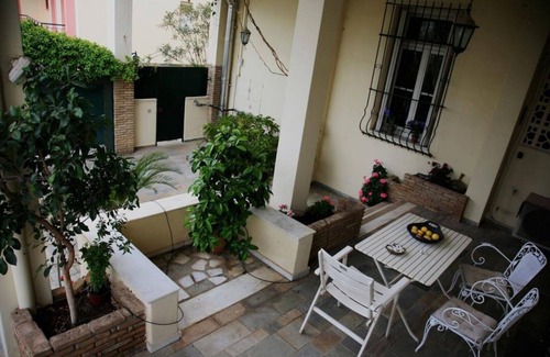 Kolokinthou Apartment | Independent entrance Apt 130m2 Garden Priv.Parking