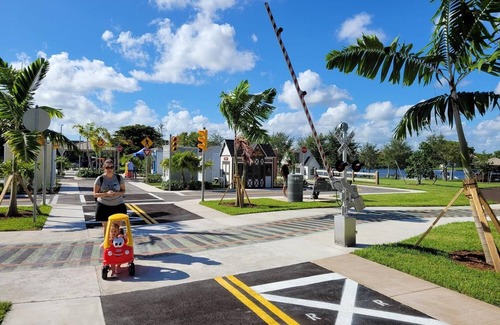 Sunrise House | Independent entrance room in Sunrise near to Sawgrass Mills Mall